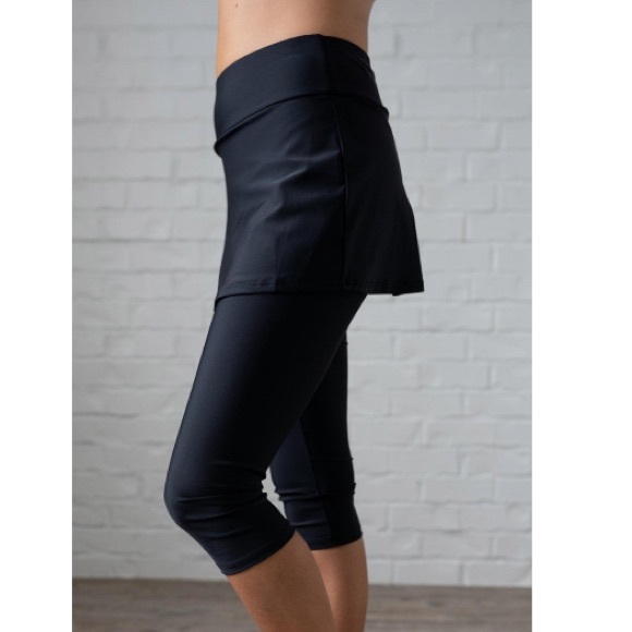 ❌SOLD❌Skirted Swim Capris - Picture 2 of 6